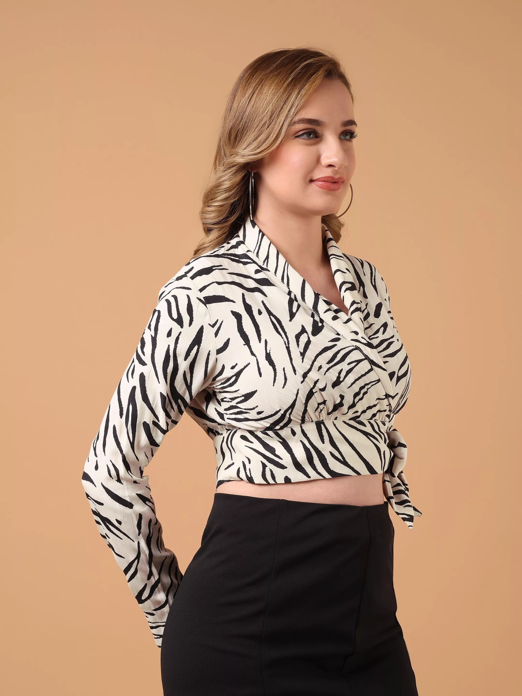LIVORA Knotted Shirt with Tiger Print