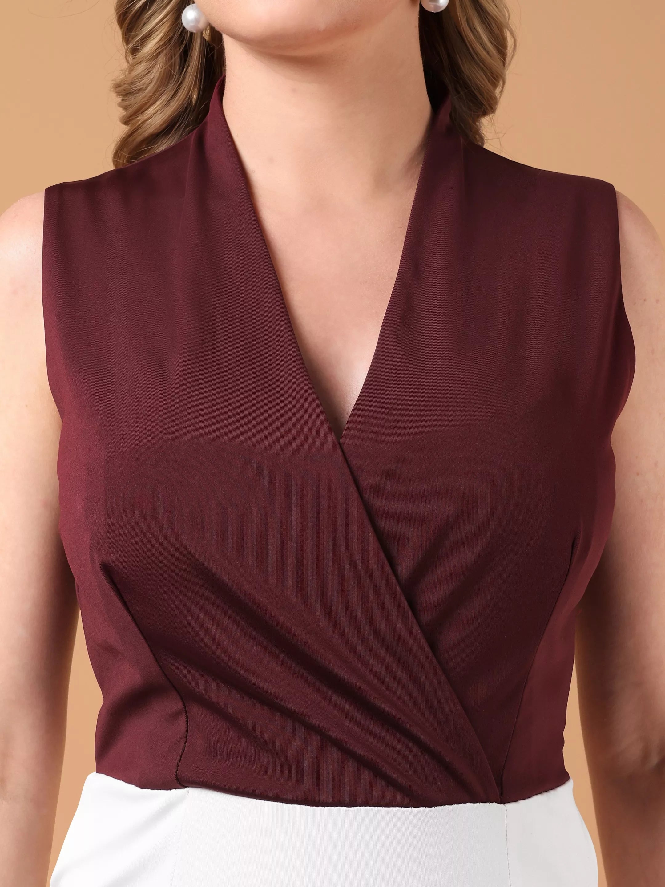 ELIRA Sleeveless Bodycon Dress - White & Cherry